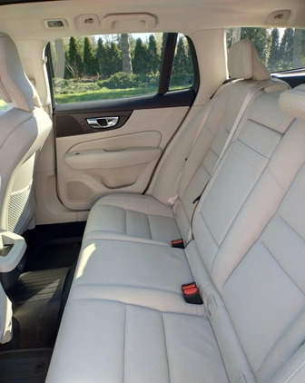 Volvo V60 Cross Country cena 149700 przebieg: 26000, rok produkcji 2021 z Margonin małe 277